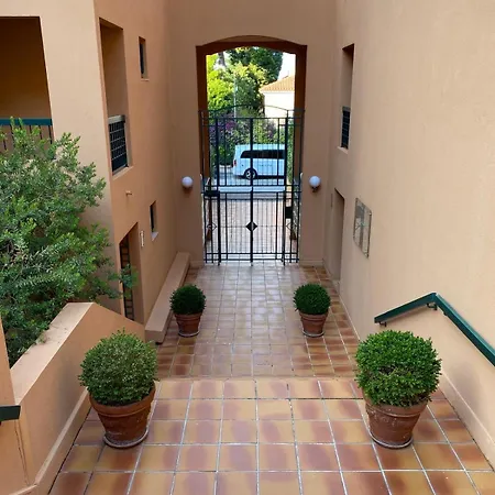 Jean Cap Ferrat * Saint-Jean-Cap-Ferrat